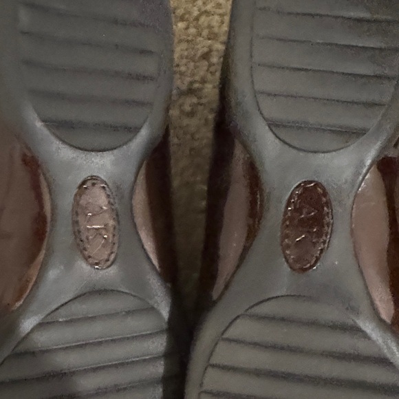 Anne Klein Brown Croc-Patterned Loafers with Gold Detail - Picture 5 of 9